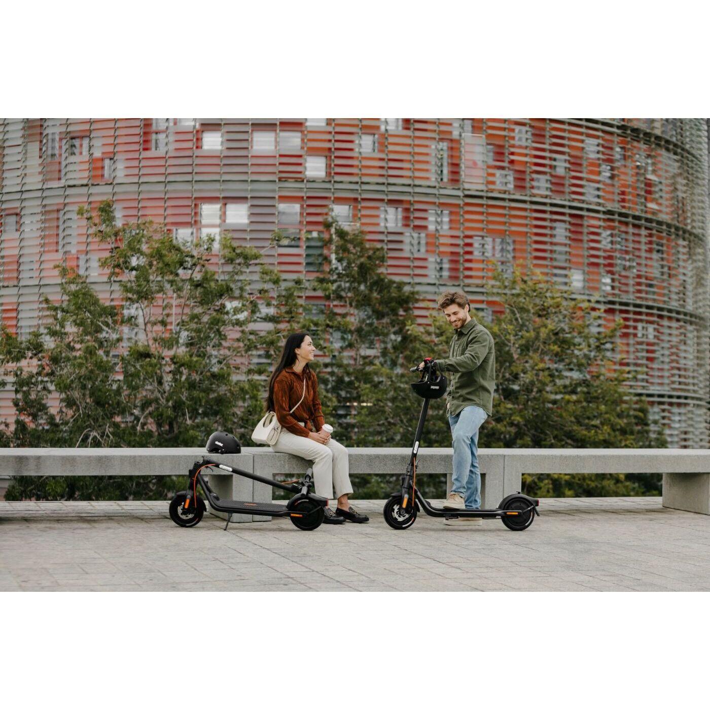 Trottinette électrique Segway-Ninebot KickScooter F2 Pro E 2/6