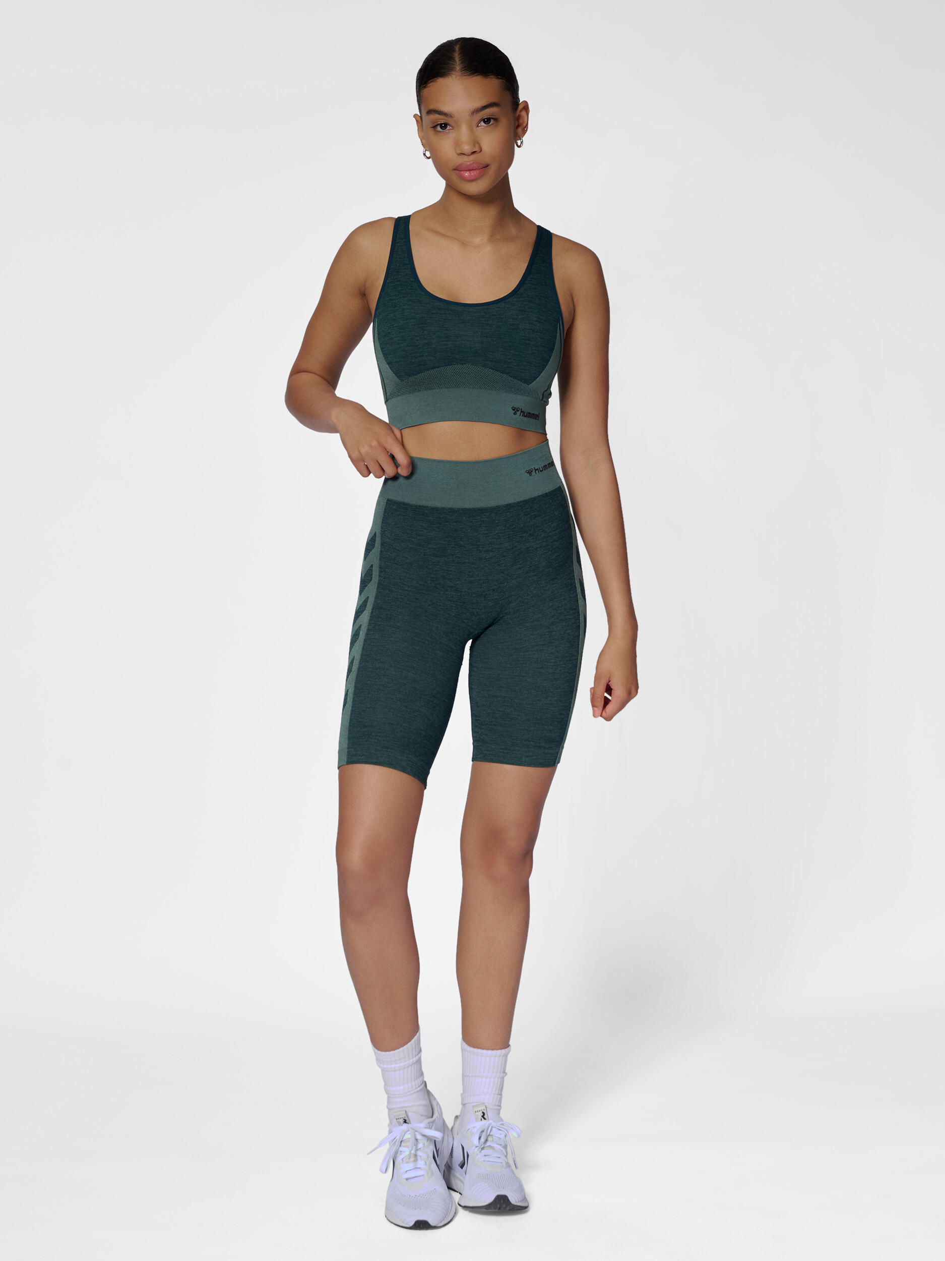 Enfiler Top Hmlclea Entraînement Femme 3/7