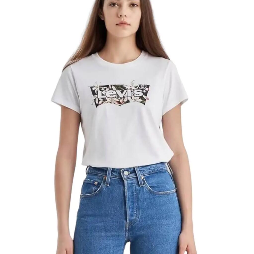 T-shirts pour femmes Levis blanc.