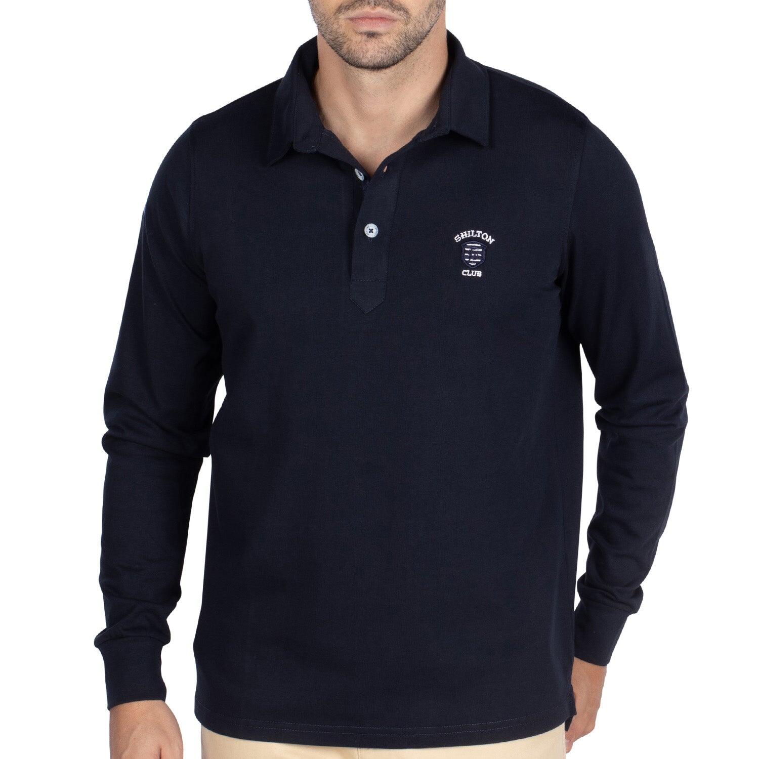 bleu marine.