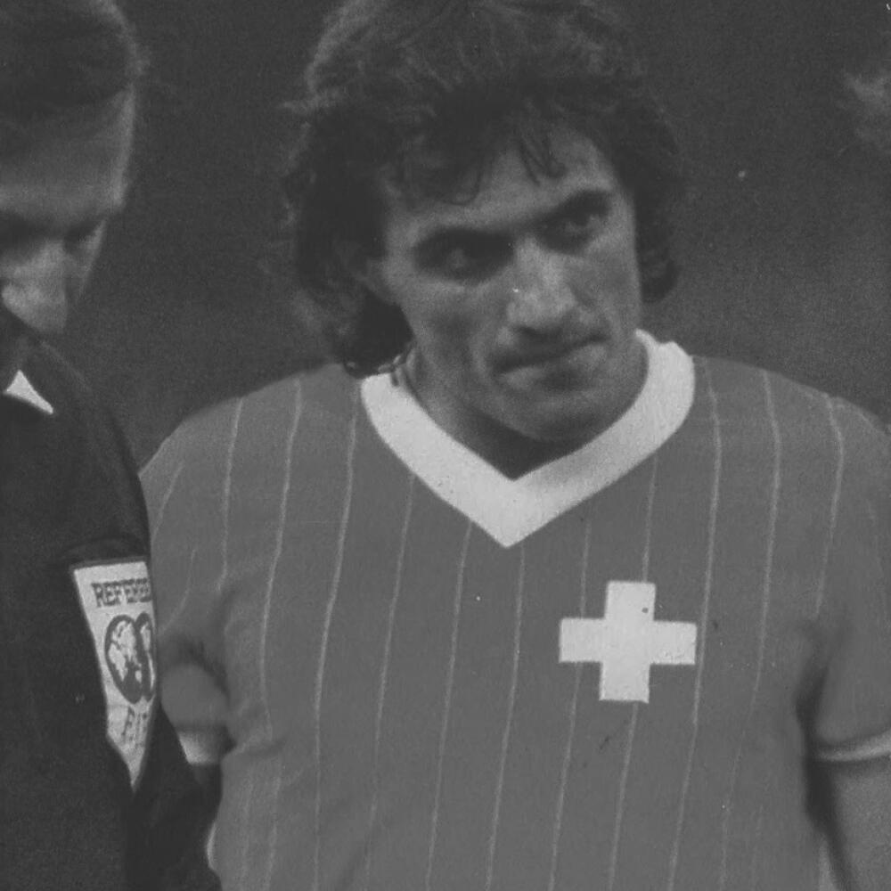 Suisse 1982 - Maillot de Football Rétro - Rouge – COPA Football 2/7