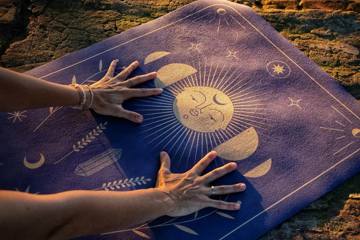 Mata do jogi Moonholi Magic z antypoślizgową powierzchnią 6/7
