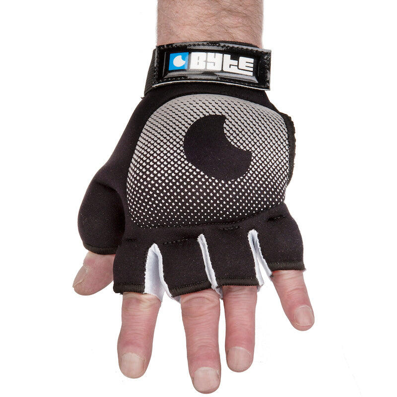 BYTE Byte left hand knuckle hockey glove black silver