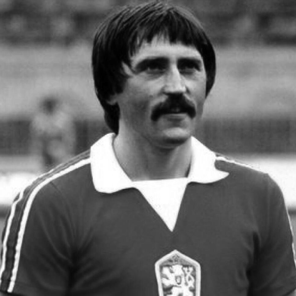Koszulka piłkarska retro dla dorosłych Czechosłowacja 1976 - Czerwony