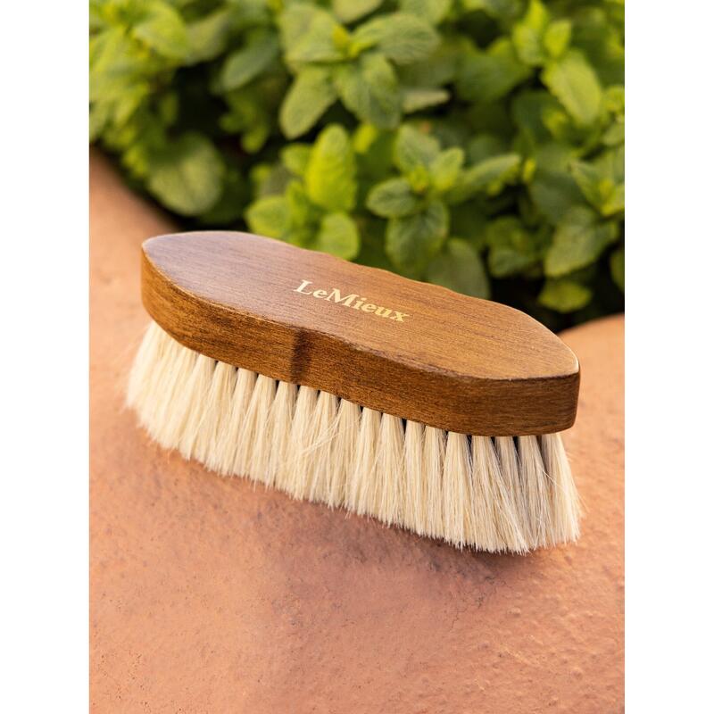 Brosse pour cheval LeMieux Artisan