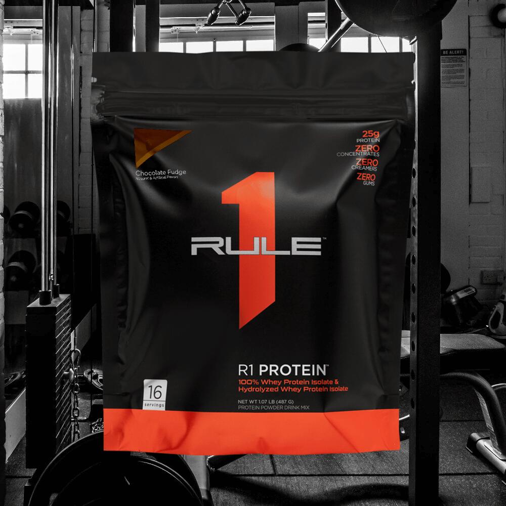 Rule1 R1 Protein Whey Isolate (1lbs) Chocolate Fudge - Protéines 2/3