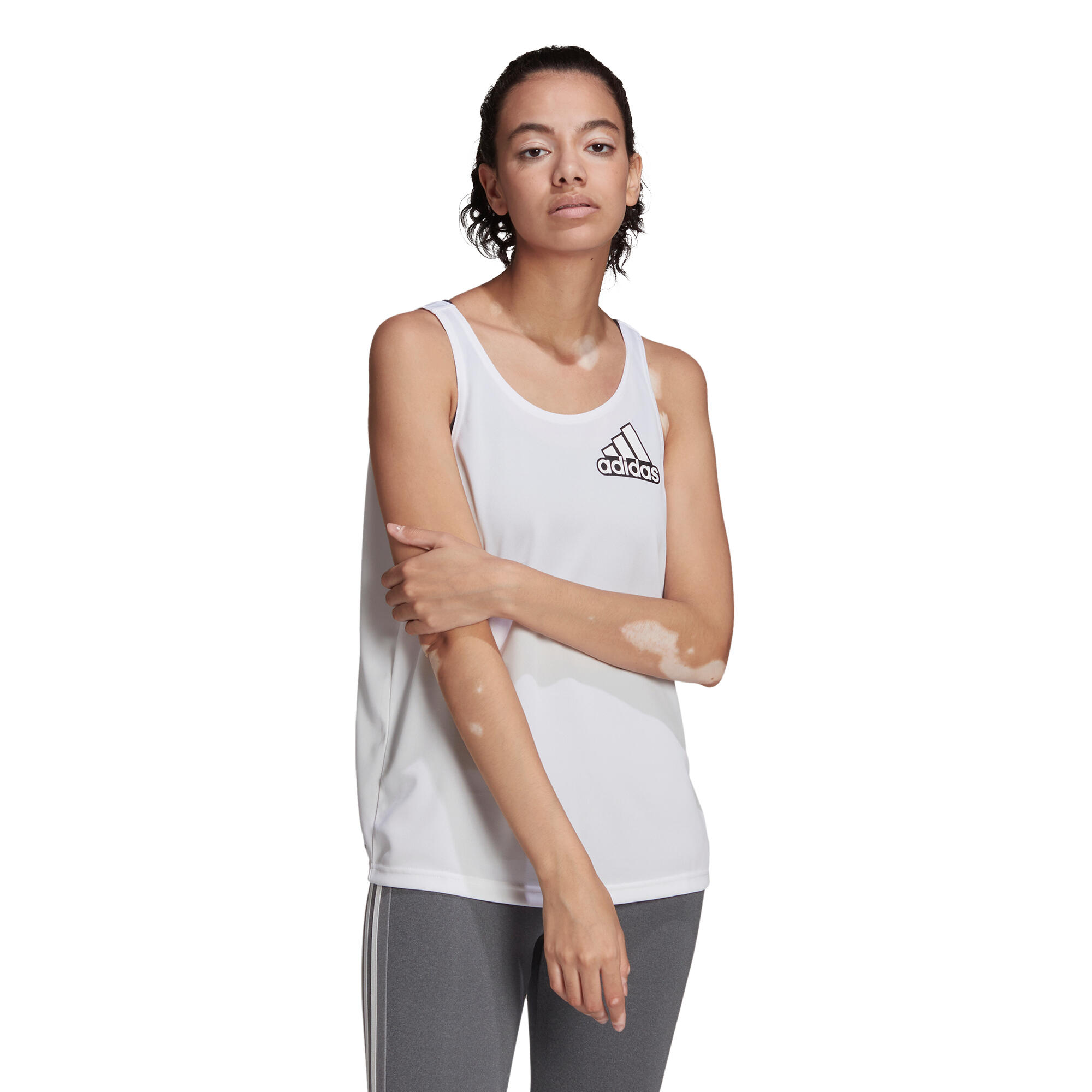 Tampo do tanque feminino adidas designed to move 3/5
