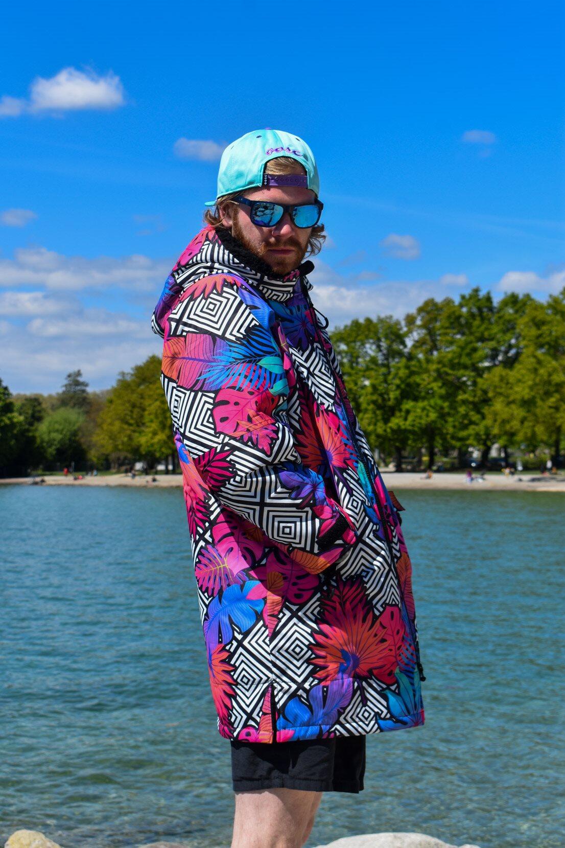 Big Poppa with Black Sherpa Changing Robe 2/5