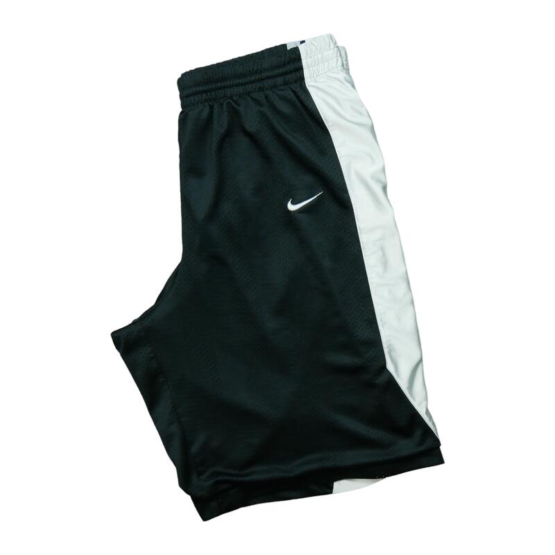 Segunda Vida - Pantalones cortos deportivos Nike - Muy Bueno