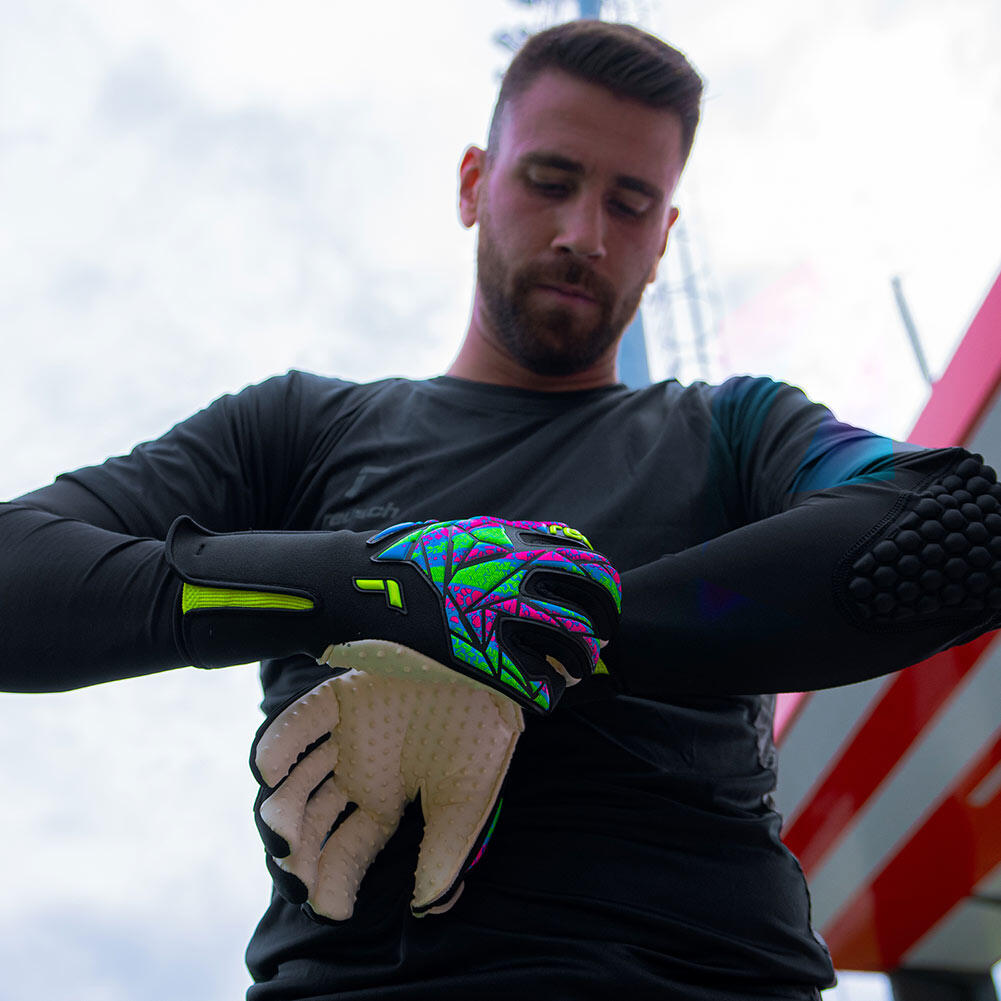 REUSCH Keepershandschoenen Attrakt SpeedBump Strapless 4/7