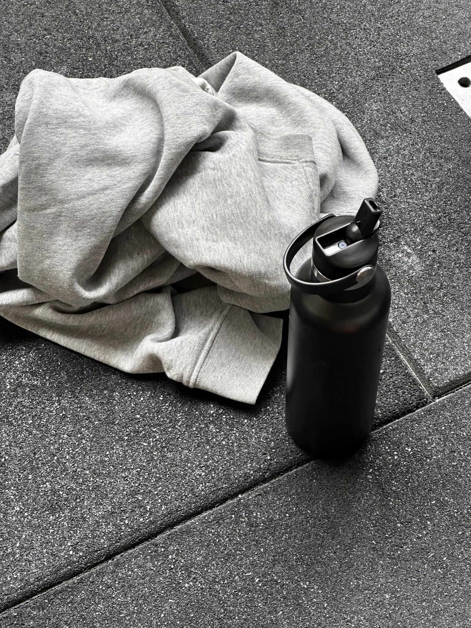 GO waterfles RVS zwart 710 ml - dop met rietje 3/5