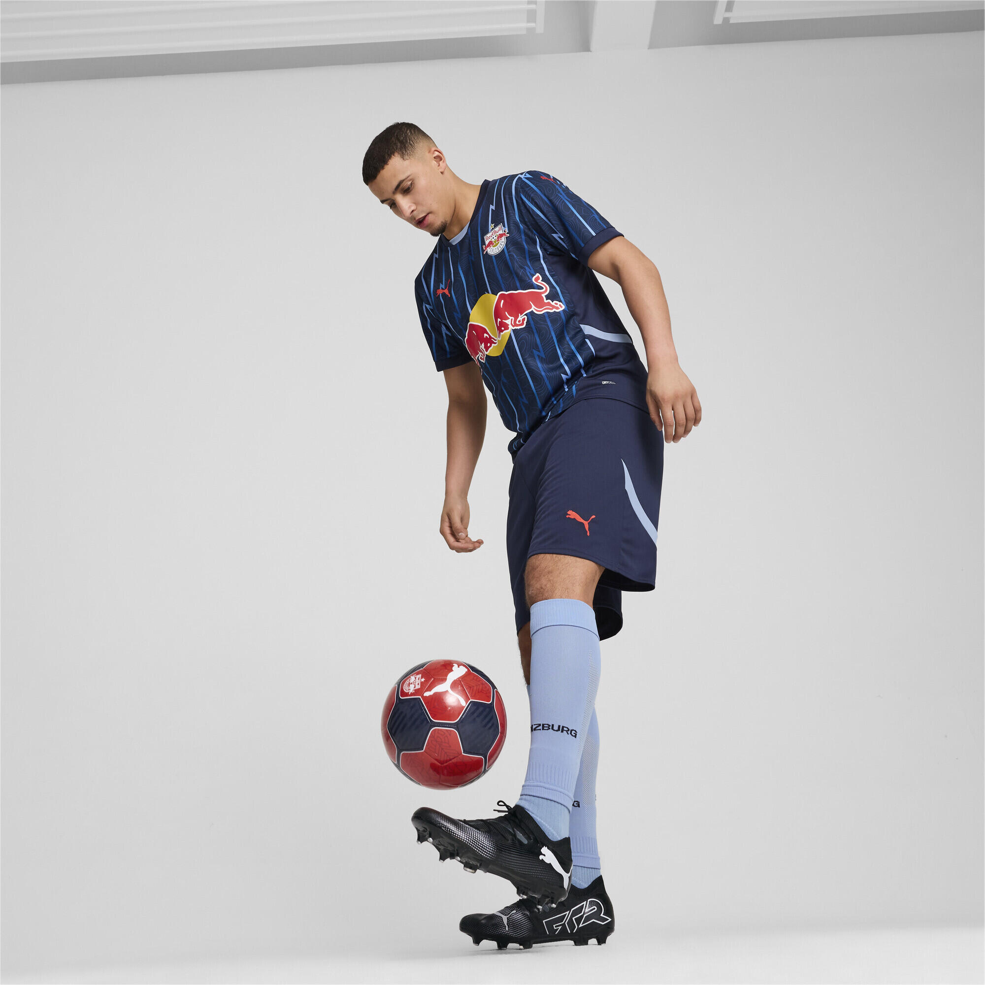 FC Red Bull Salzburg 24/25 Auswärtstrikot Herren PUMA 4/7
