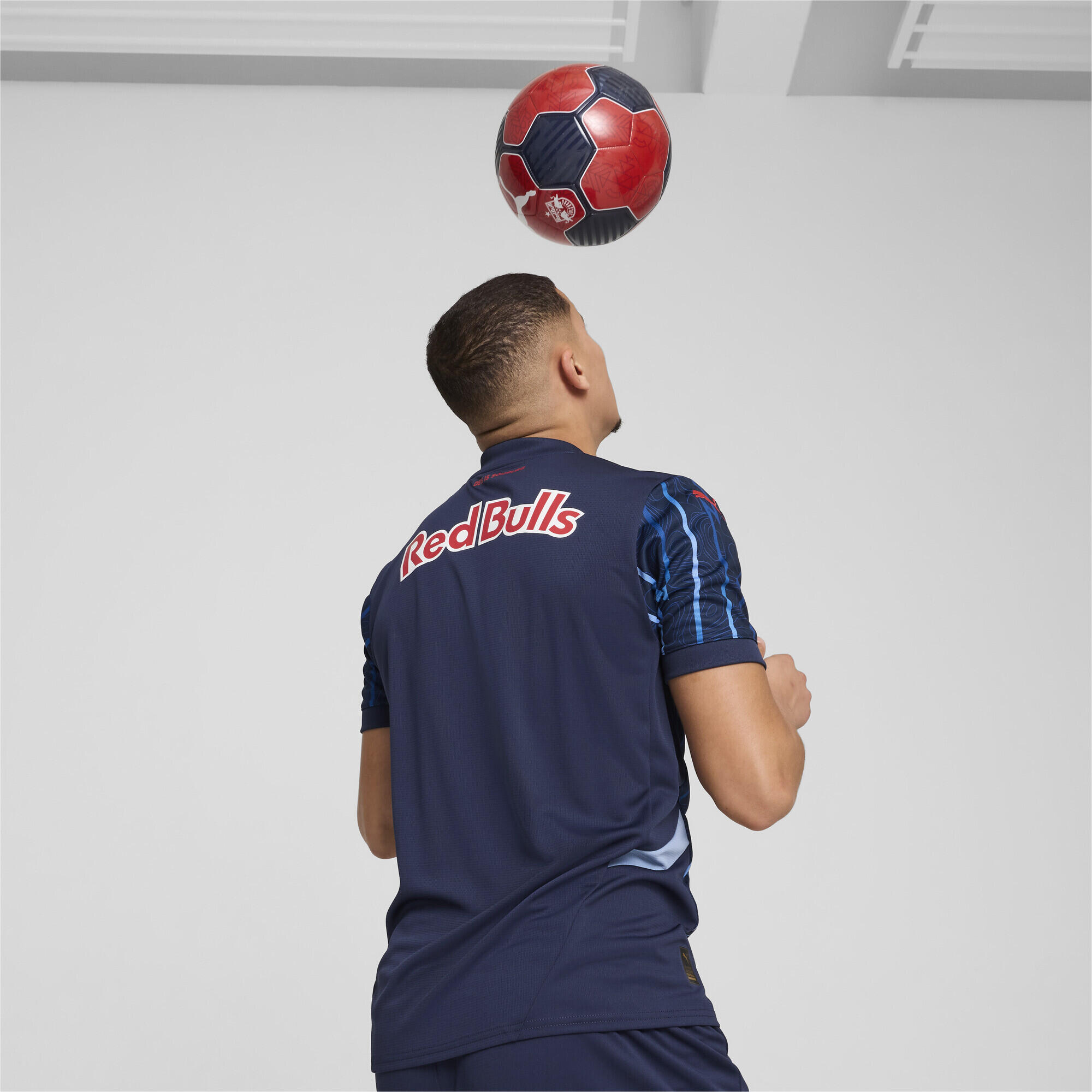 FC Red Bull Salzburg 24/25 Auswärtstrikot Herren PUMA 5/7