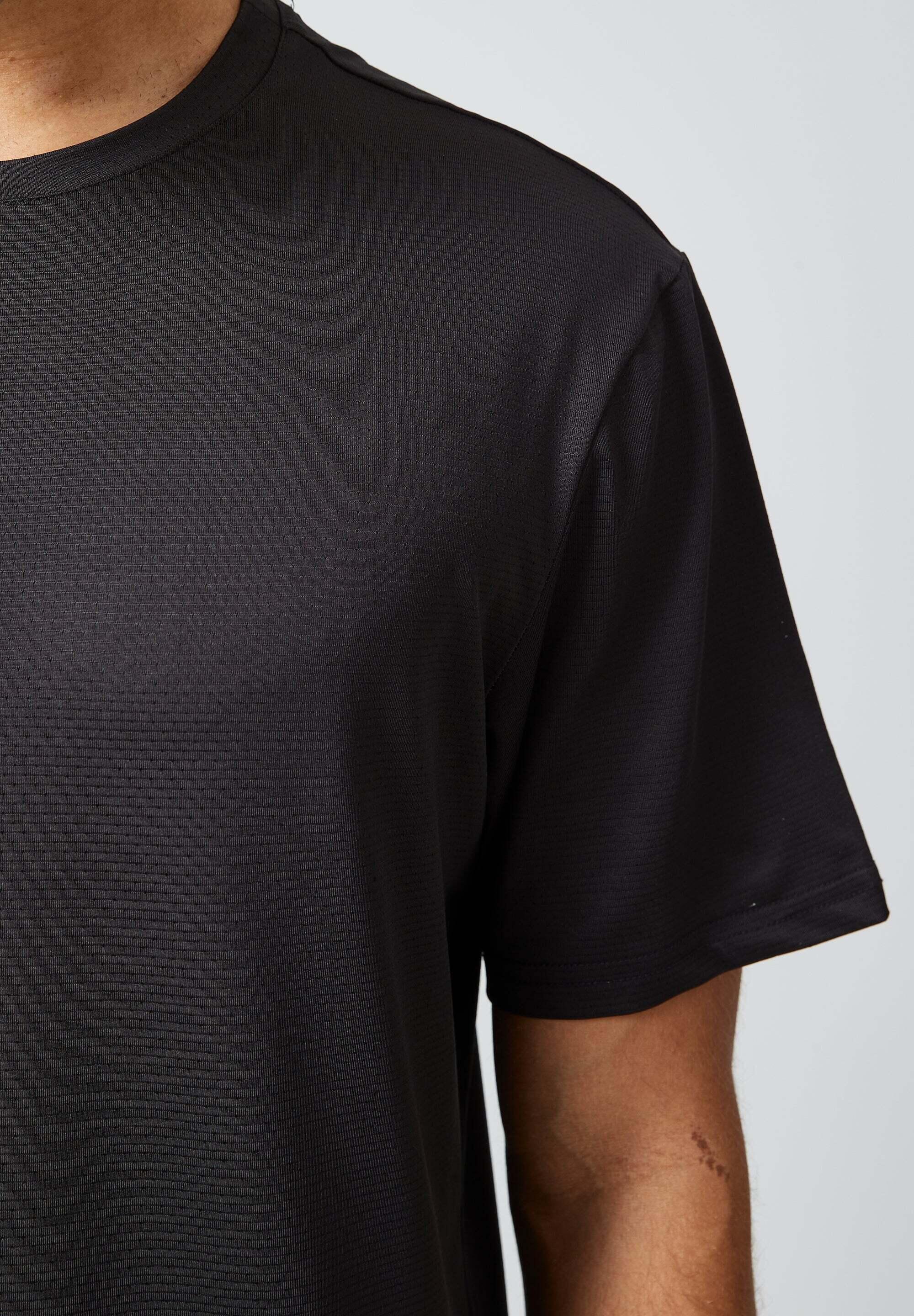 TRAININGSSHIRT HERREN 6/9