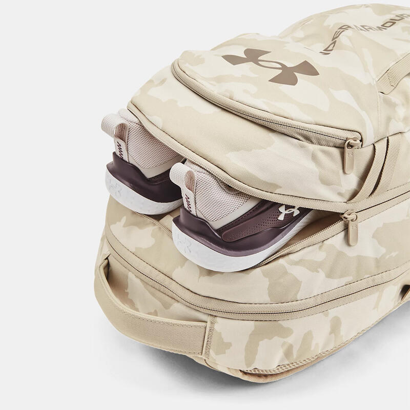 Mochila Under Armour 29l Hustle 6.0 Camuflaje Summit Blanco Y Topo