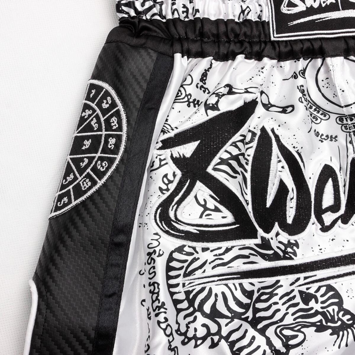 Thai boxing shorts 8 Weapons Carbon Sak Yant Tigers 3/8