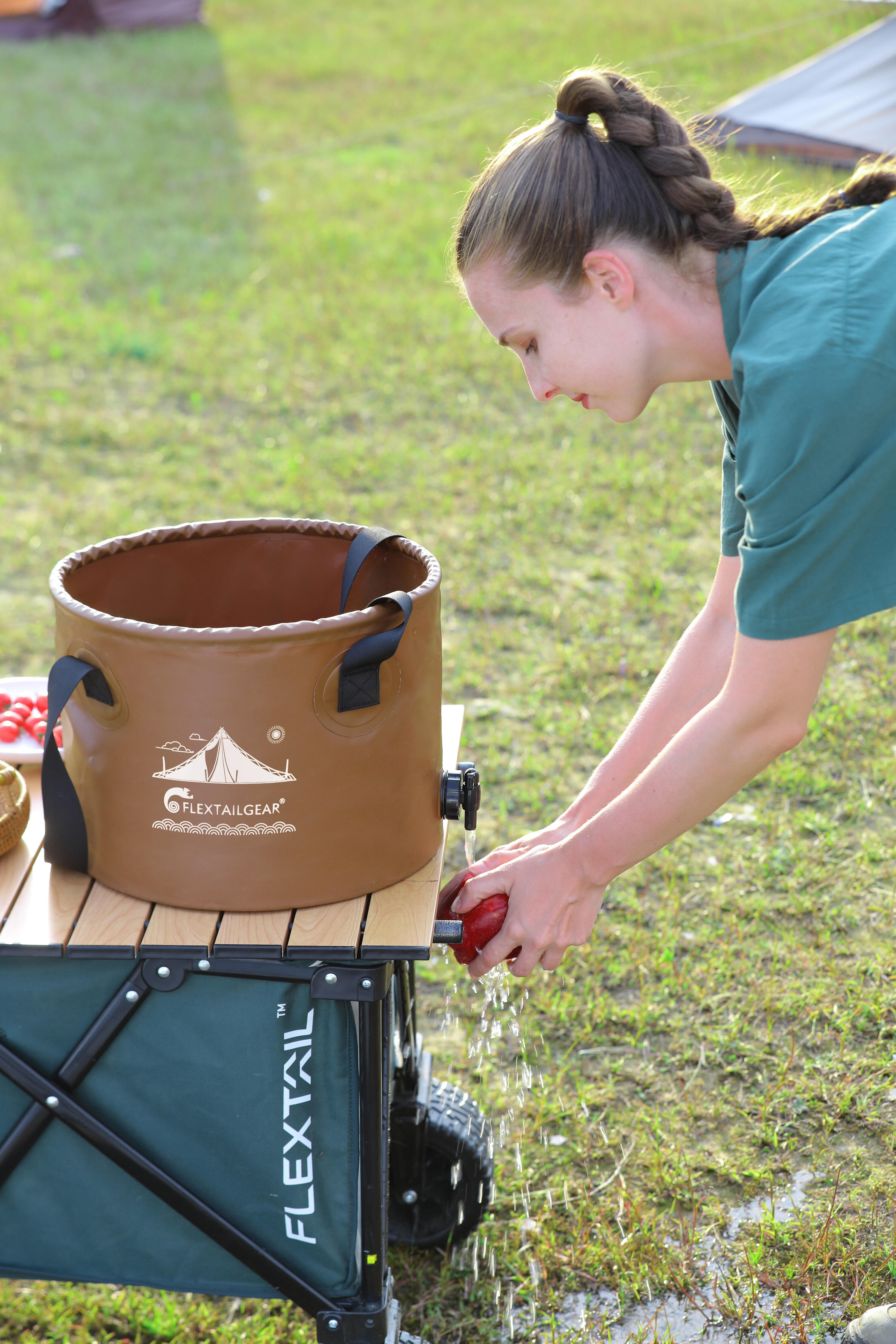 Flex Bucket 20L Faltbarer Camping-Eimer mit Wasserhahn 3/7