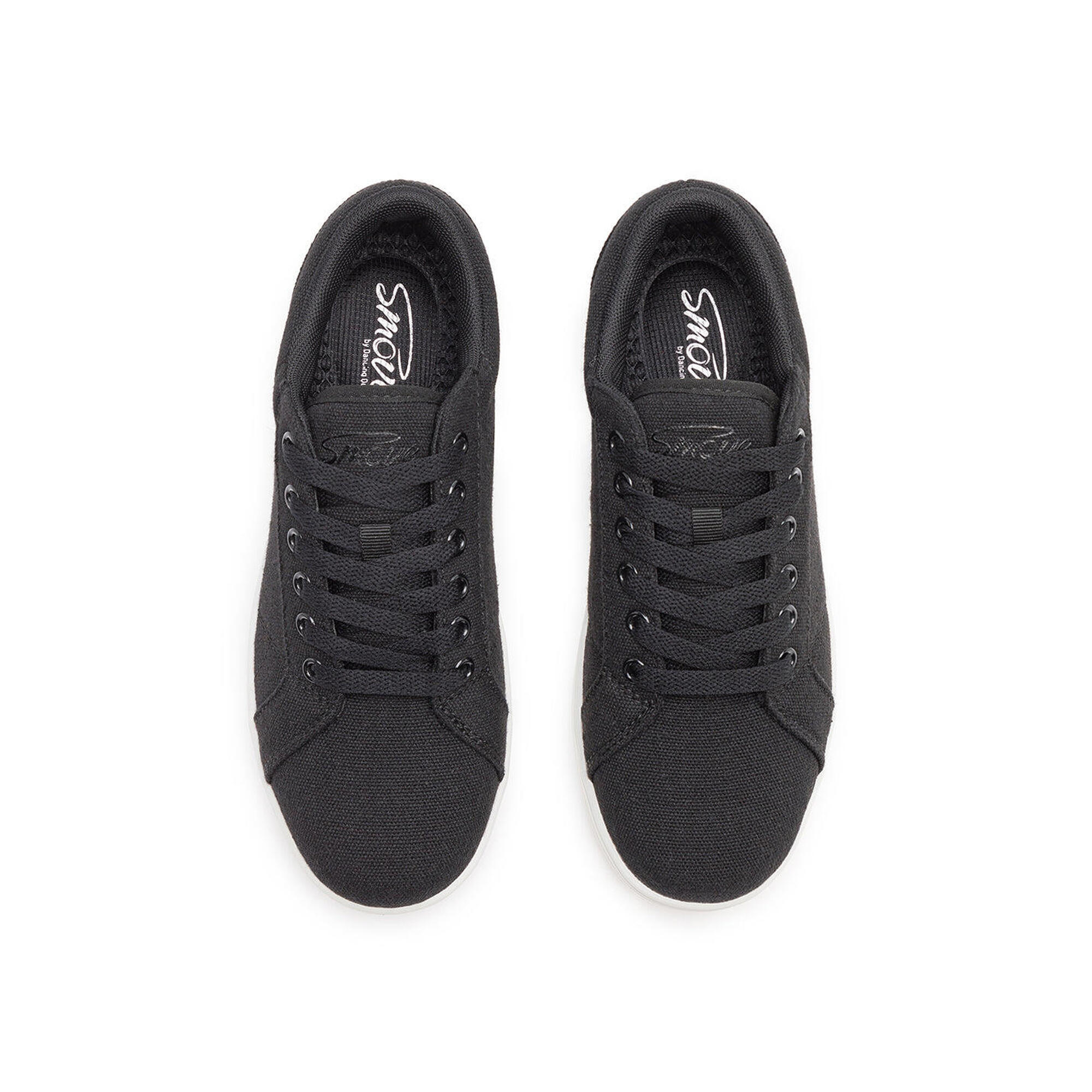 Smove dance sneakers in black with white sole