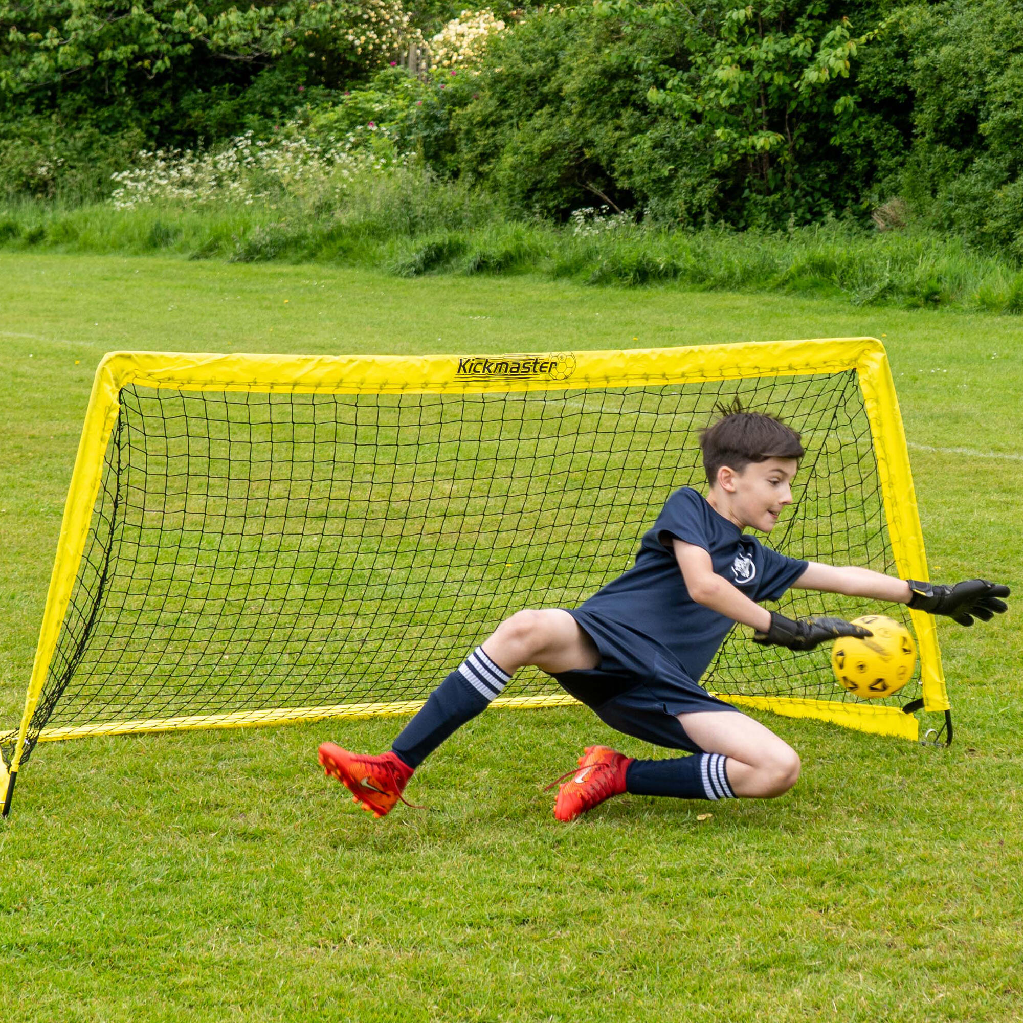 Kickmaster Fibreglass Flexi Goal 8ft 2/7