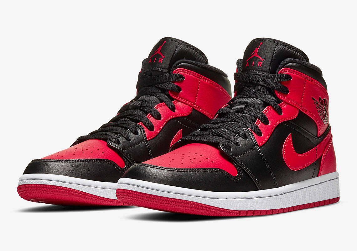 Air Jordan 1 Mid Banned (2020) 3/7