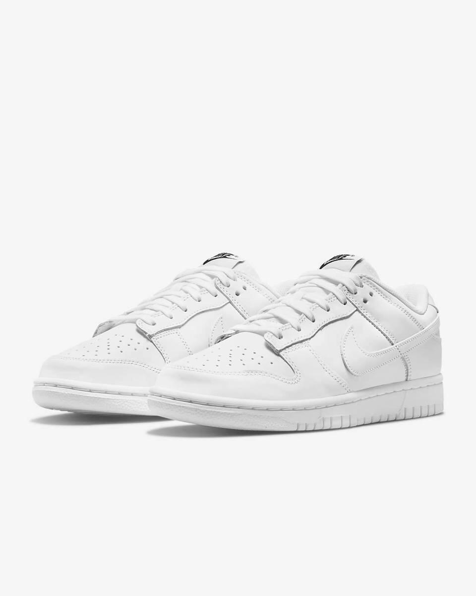Dunk Low Triple White (2021) 2/7