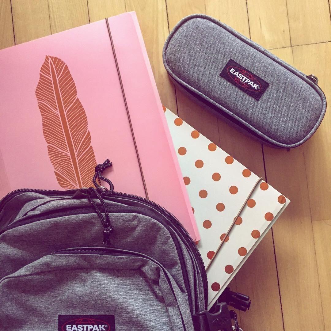 EASTPAK Oval Single Trousse Sunday Grey - Gris Compacte Et Résistante