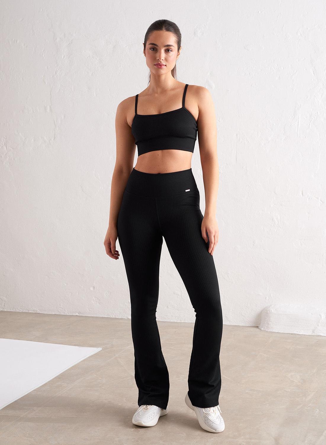 Semiz eshaklar kochada leggingsda Semiz eshaklar kochada leggingsda