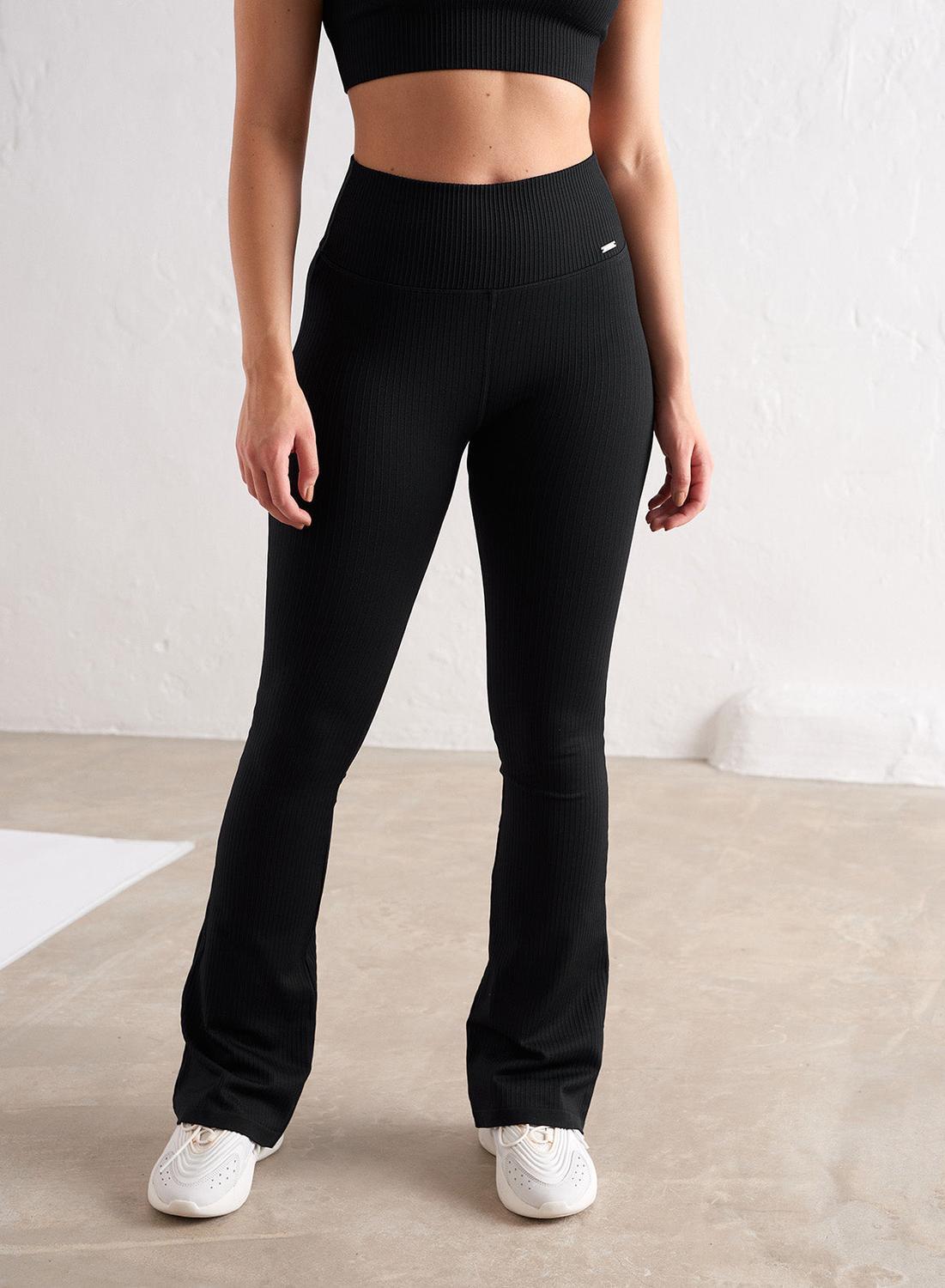 AIM'N Damen Yoga Leggings mit Schlag Gerippt Nahtlos Schwarz