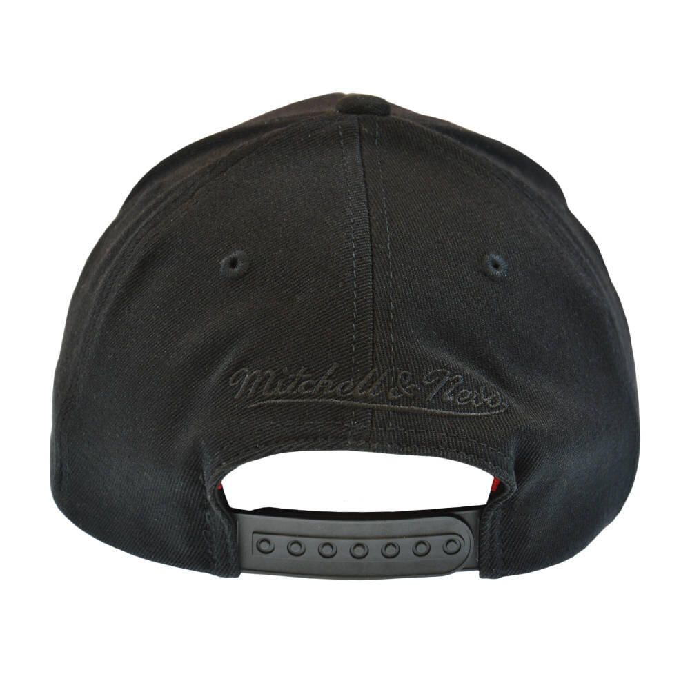 Czapka z daszkiem Mitchell & Ness NBA Classic Chicago Bulls Snapback -CBUBKRD 4/4