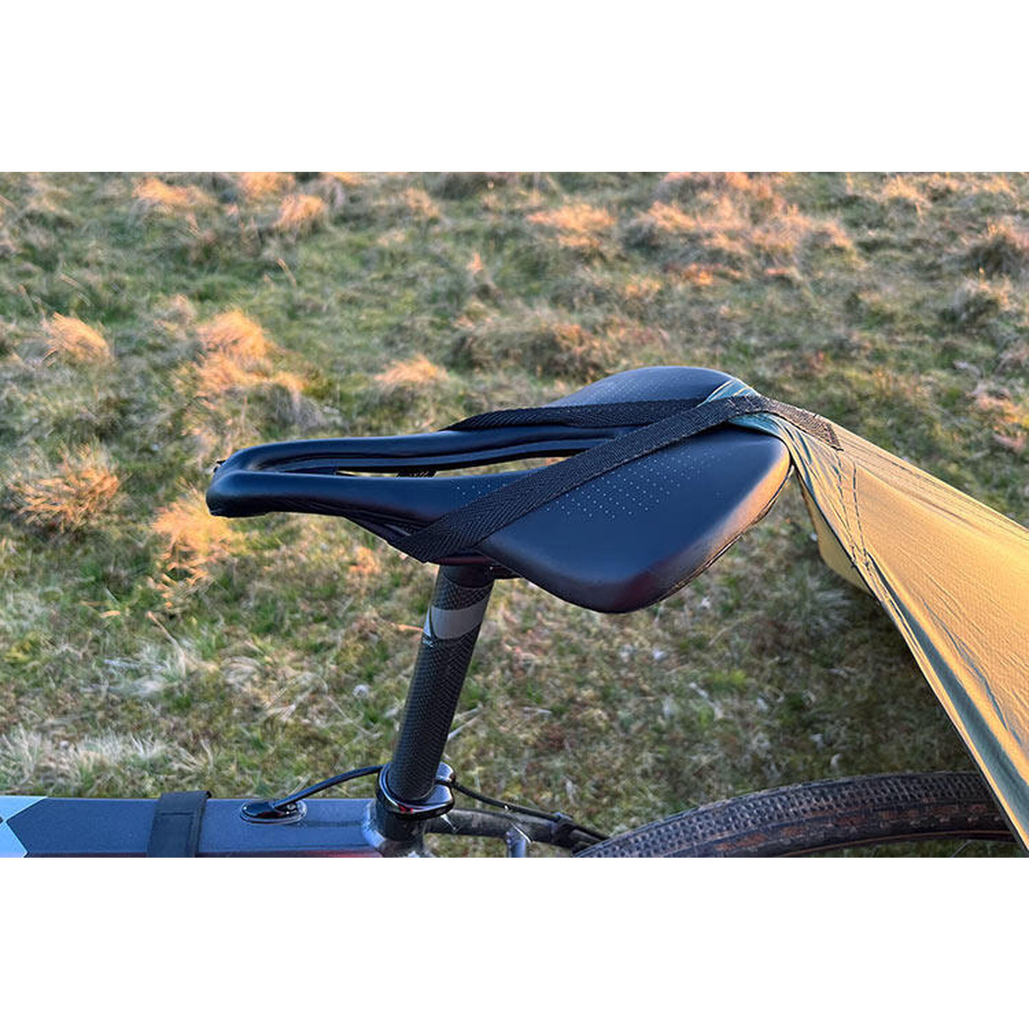 Tenda 3.7m x 2.3m DD Hammocks SuperLight pentru ture cu biciclet
