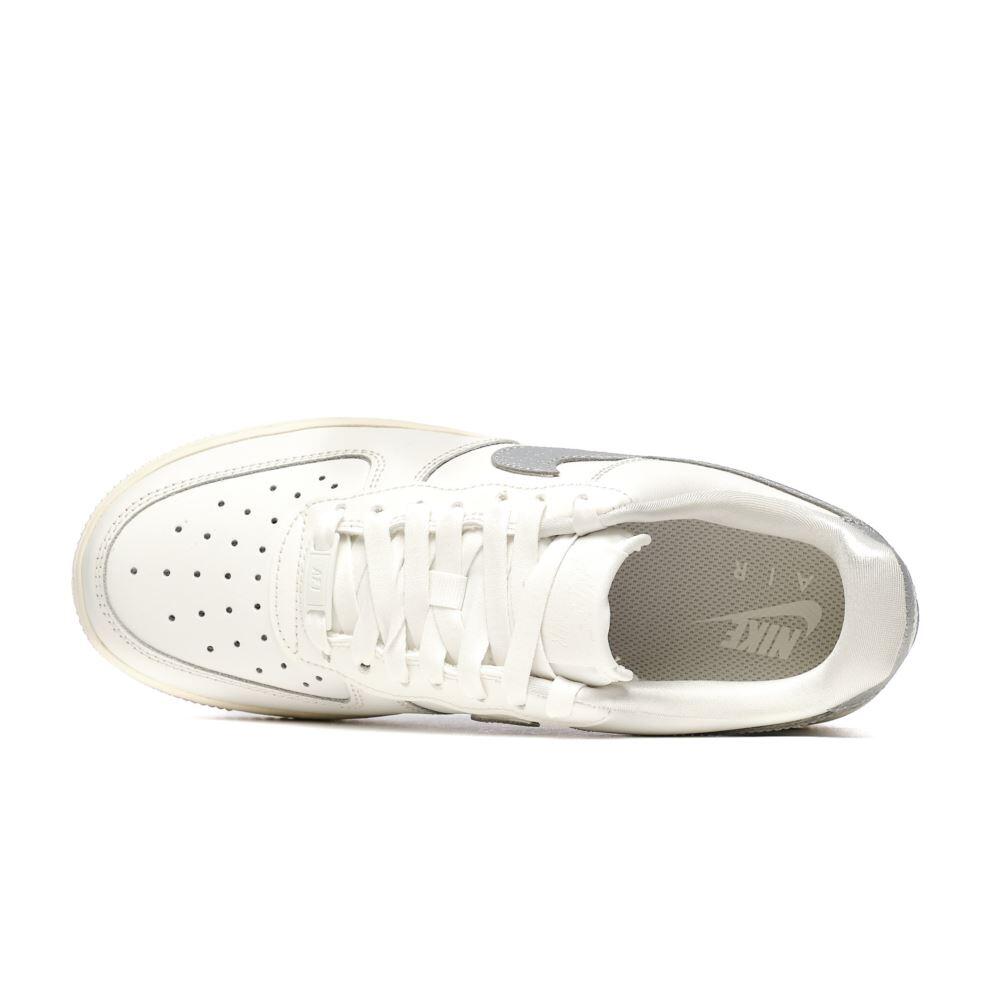 Buty sportowe damskie Nike W AIR FORCE 1 '07 ESS TRND 3/7