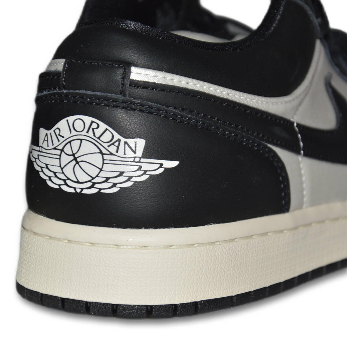 Jordan 1 Low SE Vintage Panda (W) 5/7