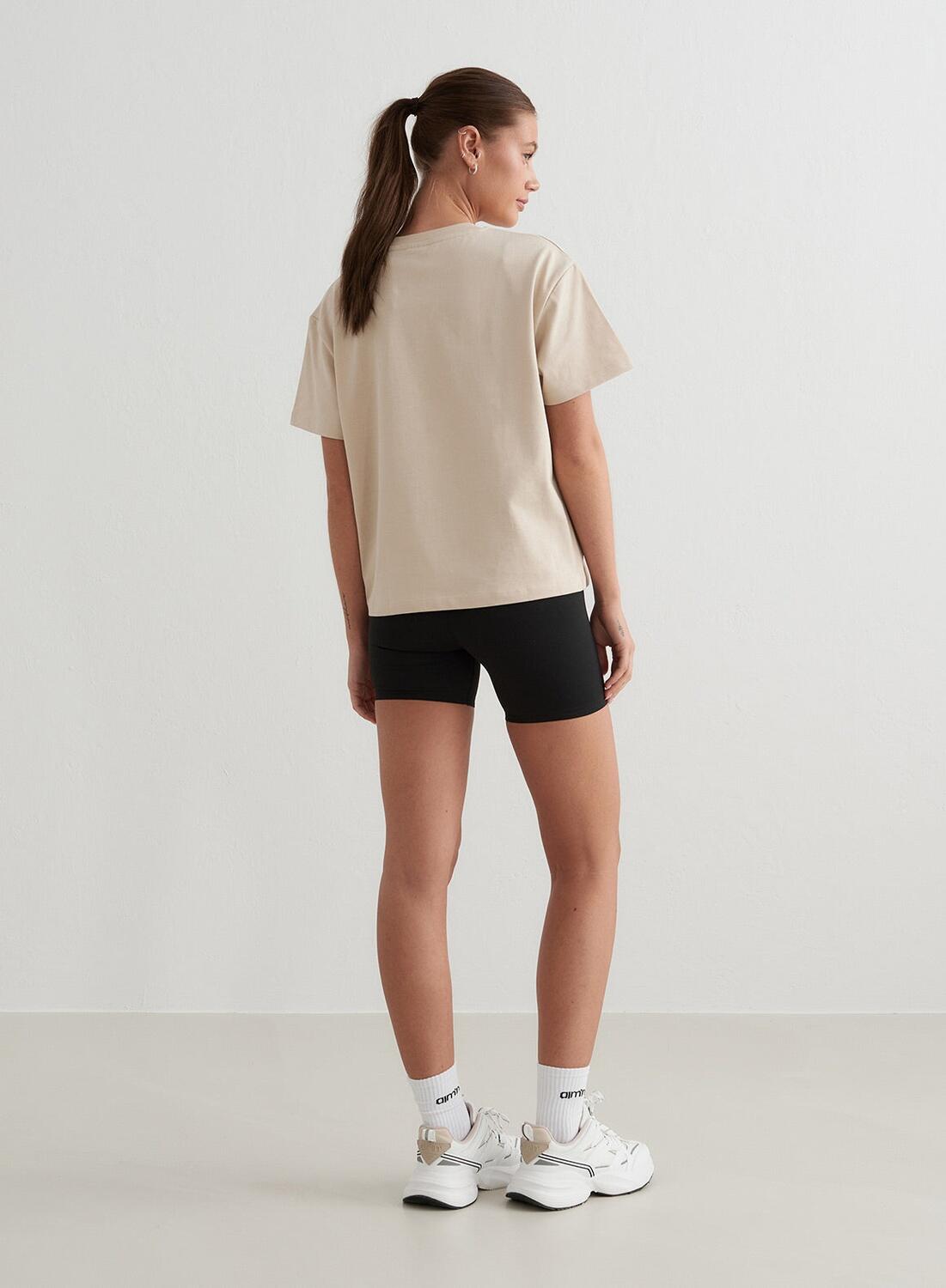 Femme T-shirt Coupe Carrée Coton Bio Col Rond Côtelé Imprimé Devant Serif Beige 4/6