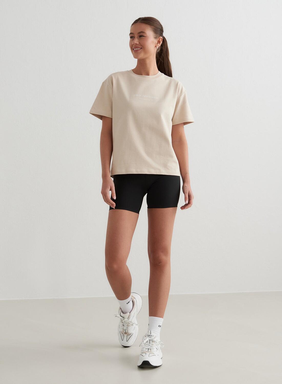 Femme T-shirt Coupe Carrée Coton Bio Col Rond Côtelé Imprimé Devant Serif Beige 3/6