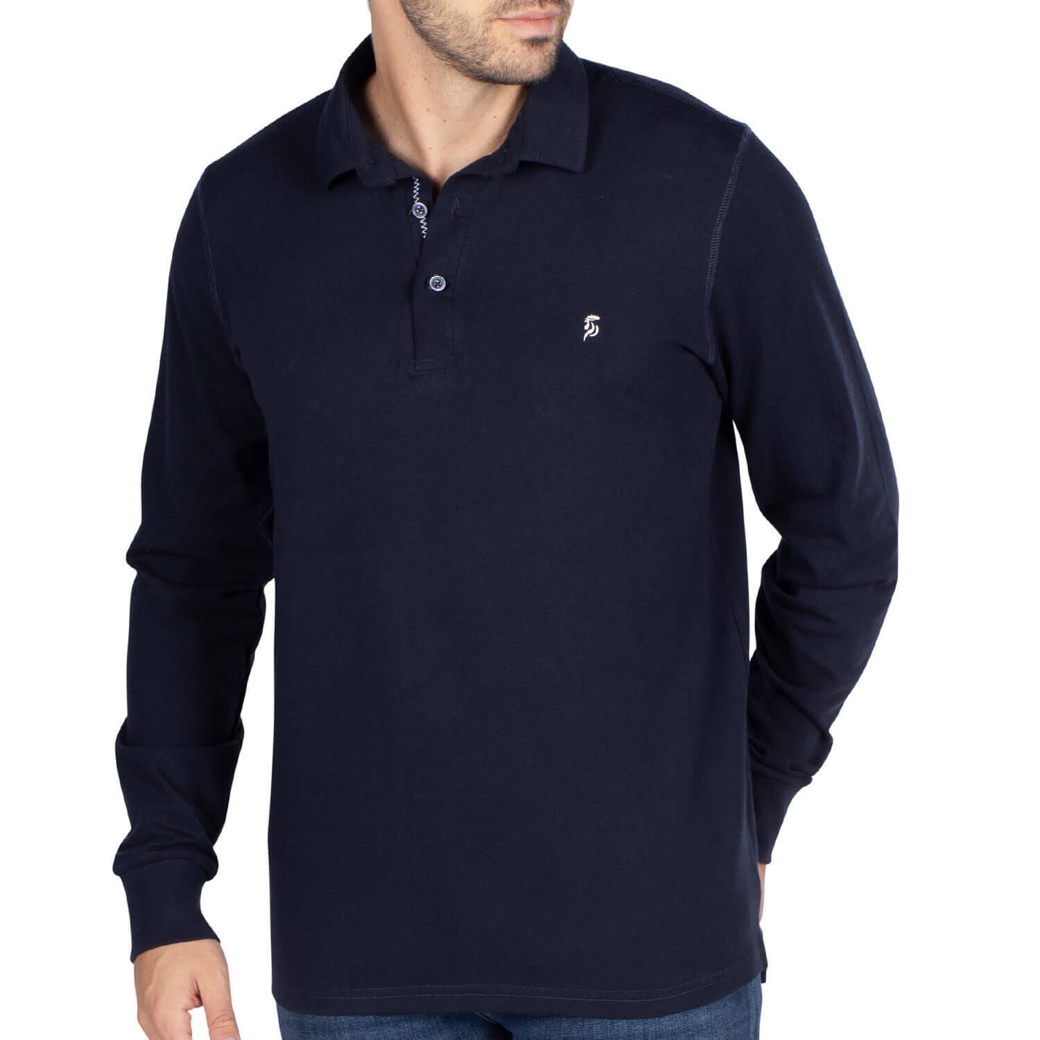 bleu marine.