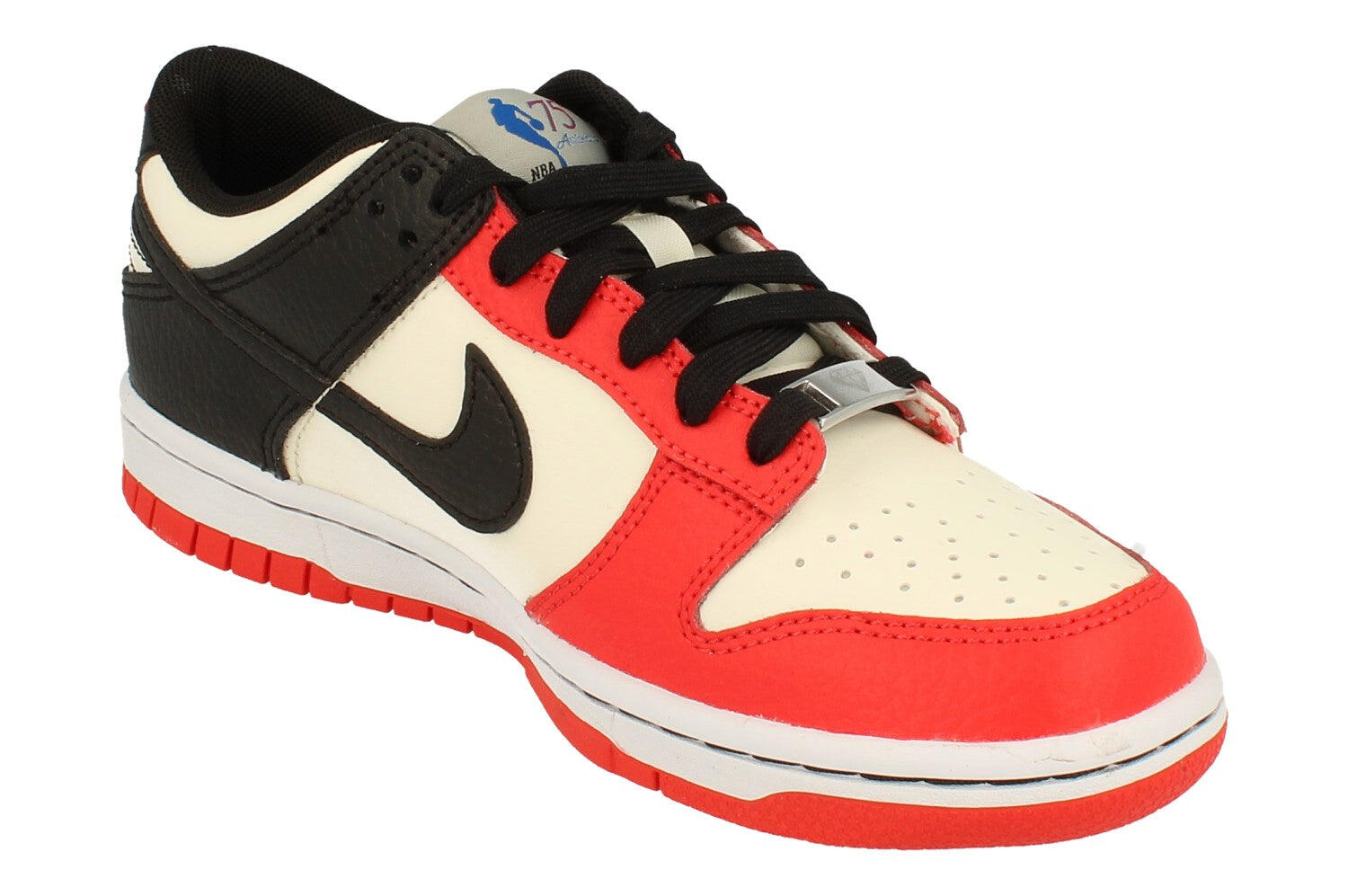 Nike Dunk Low NBA 75th Anniversary Chicago Bulls 4/5