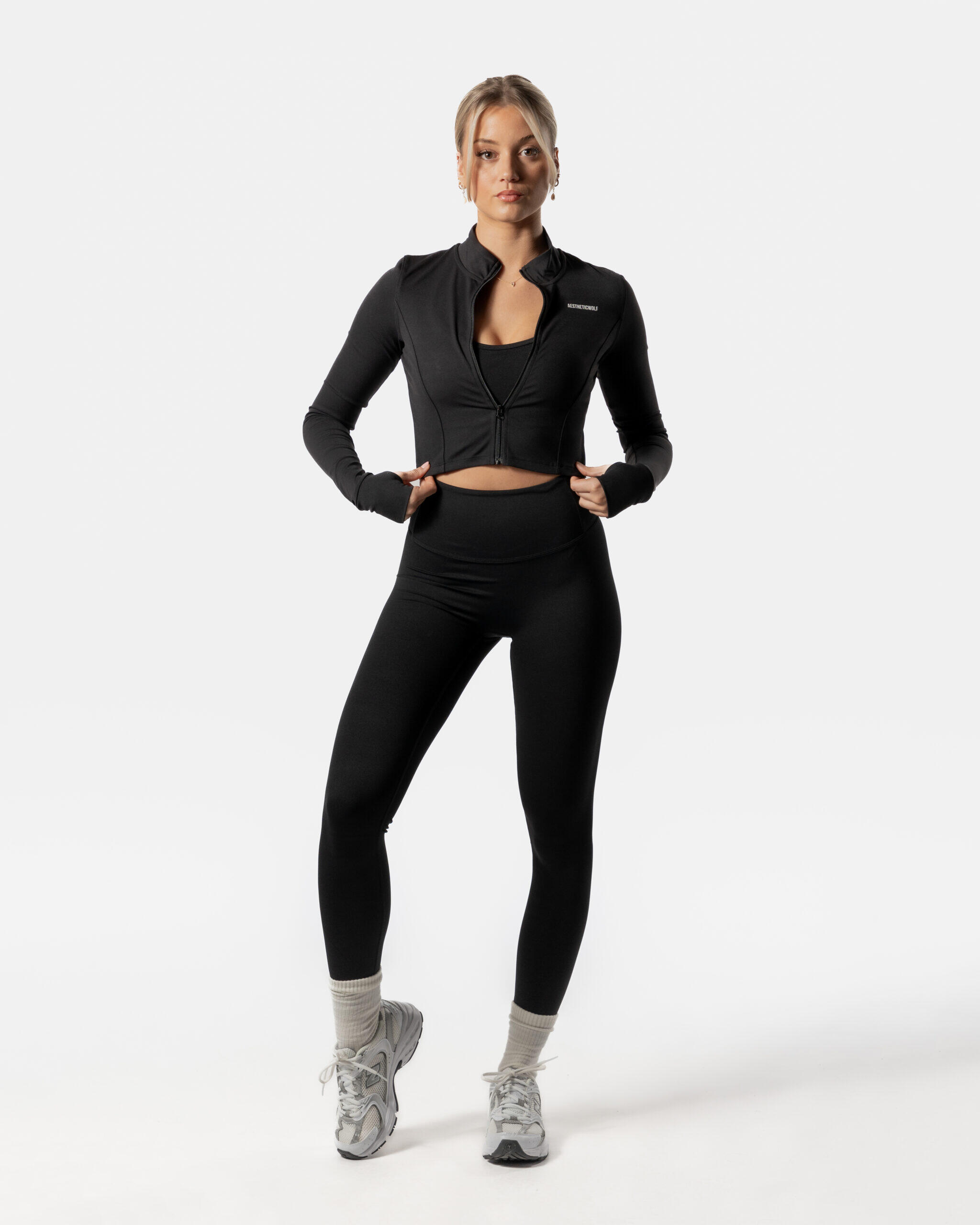 Giacca cropped donna a maniche lunghe per fitness e pilates nera 4/6