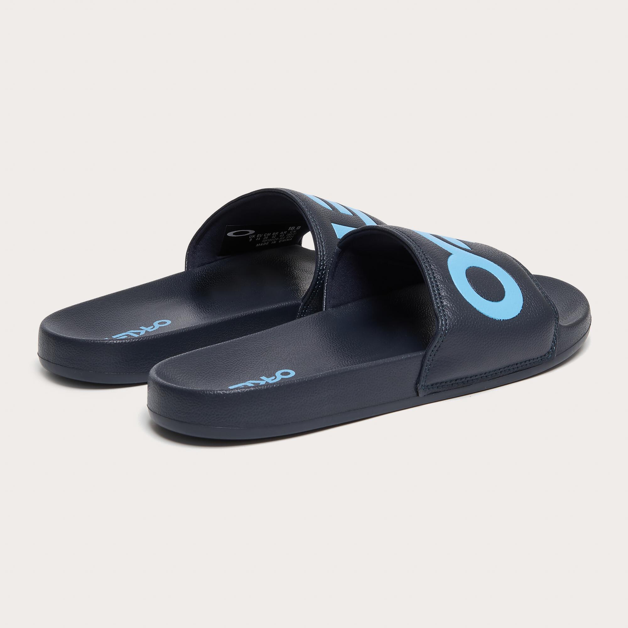 Chinelos Oakley modelo FOF100424-6LE para unissex 4/6