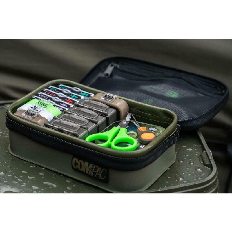 GEANTA SEMIRIGIDA PENTRU ACCESORII KORDA COMPAC 110, 18X11.5X6 CM