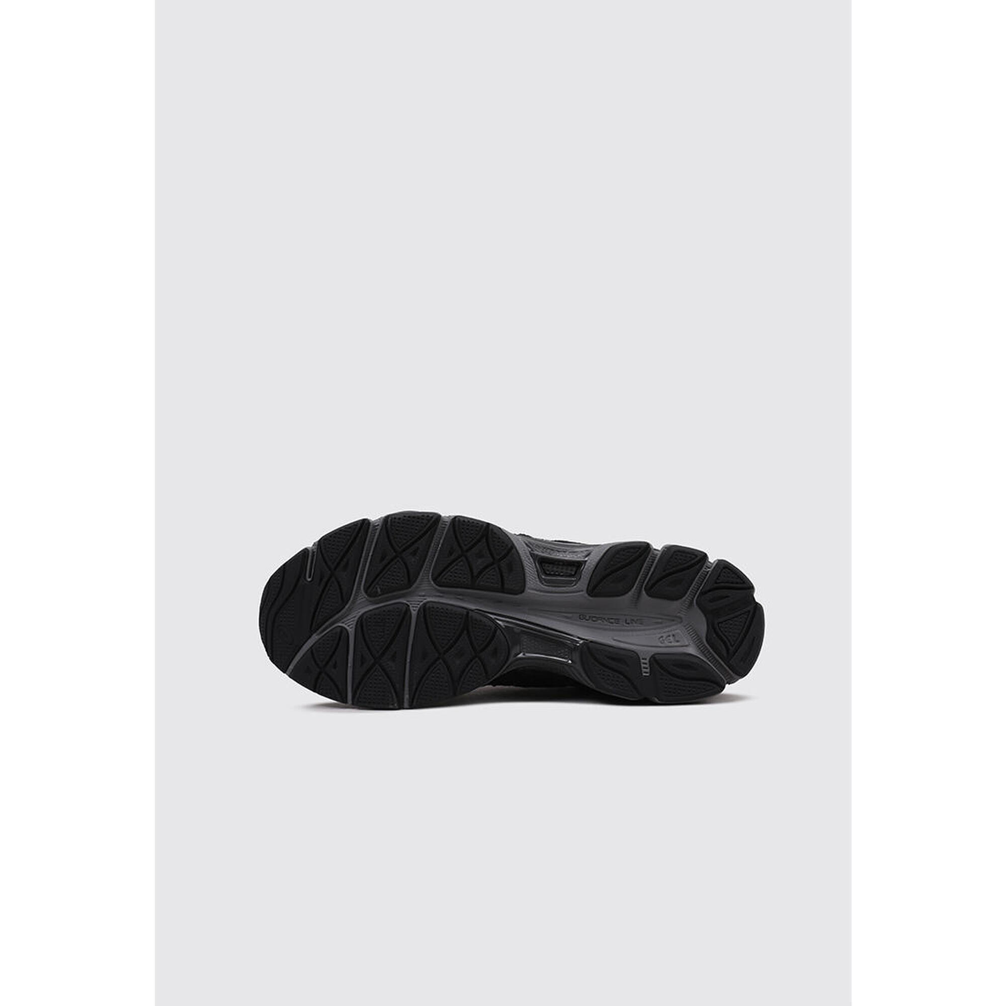 Gel-NYC Graphite Grey Black
