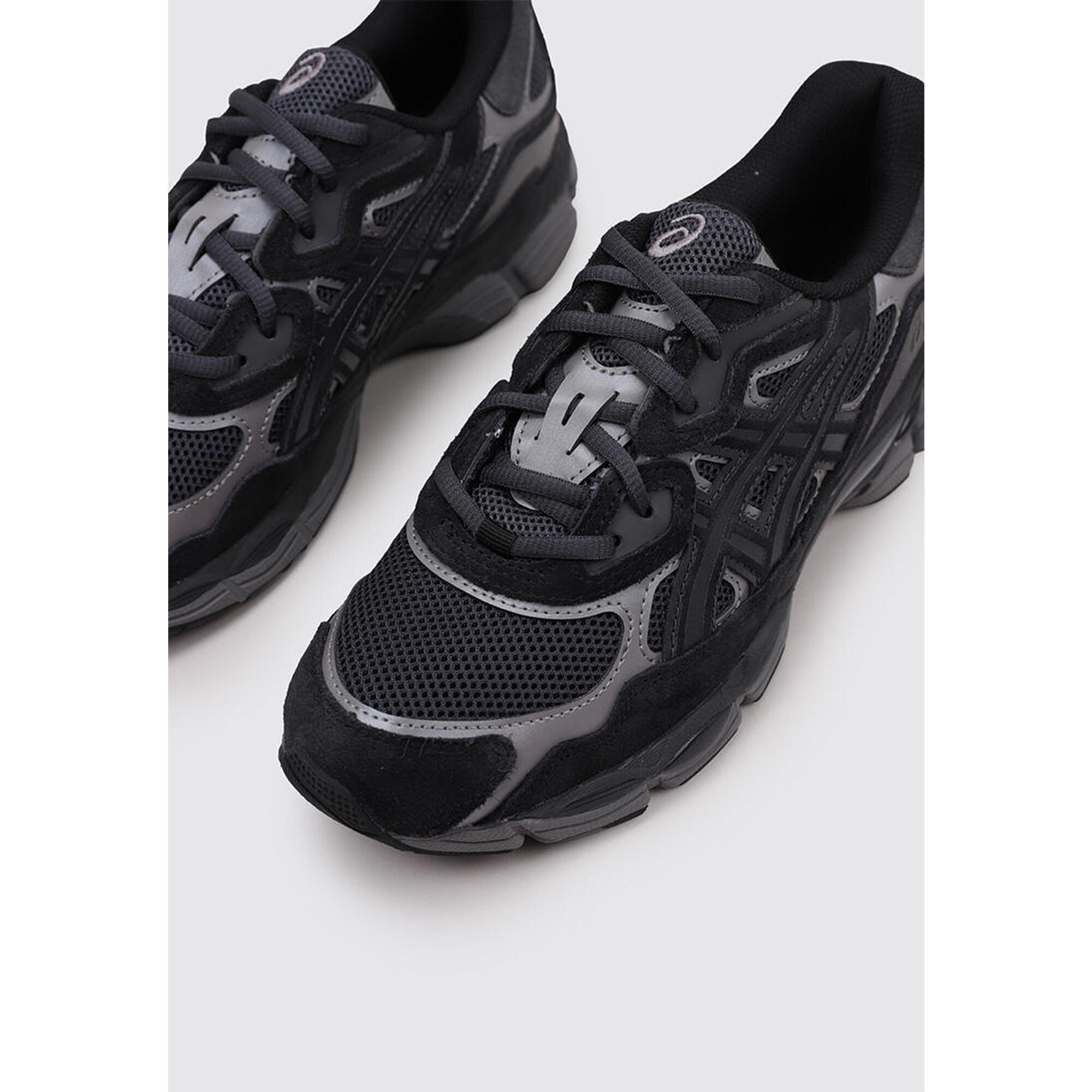 Gel-NYC Graphite Grey Black