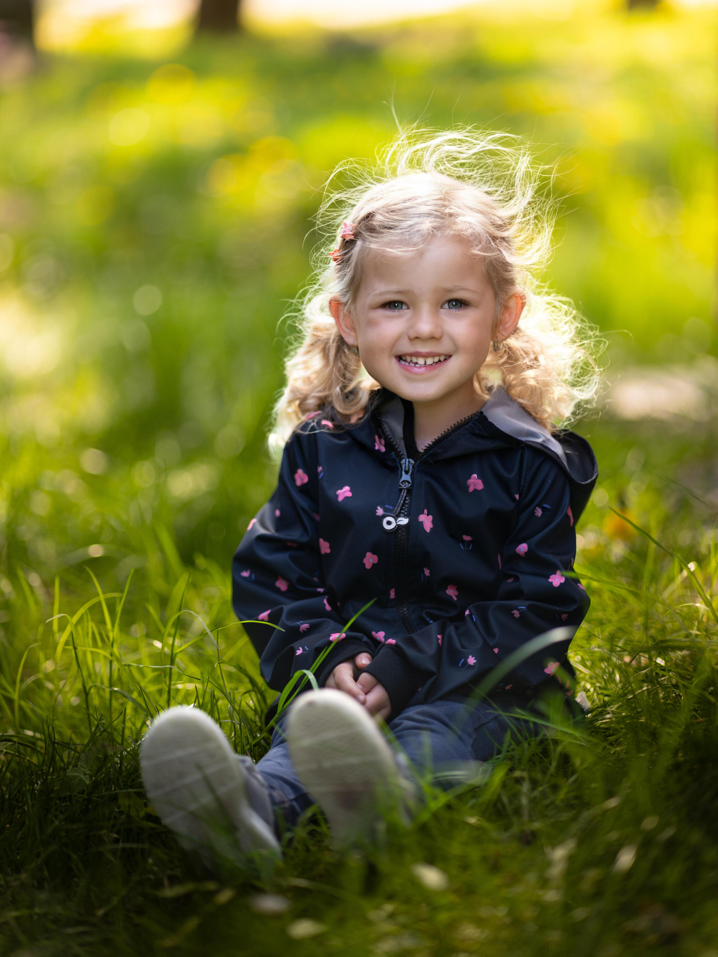 Elastische, ungefütterte Softshell-Jacke für Kinder Basic, Schwarz, Blumen 5/6