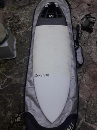 Entre Particuliers - SHORTBOARD 900 5'10" 33 L avec 3 ailerons FCS1 + pad noir