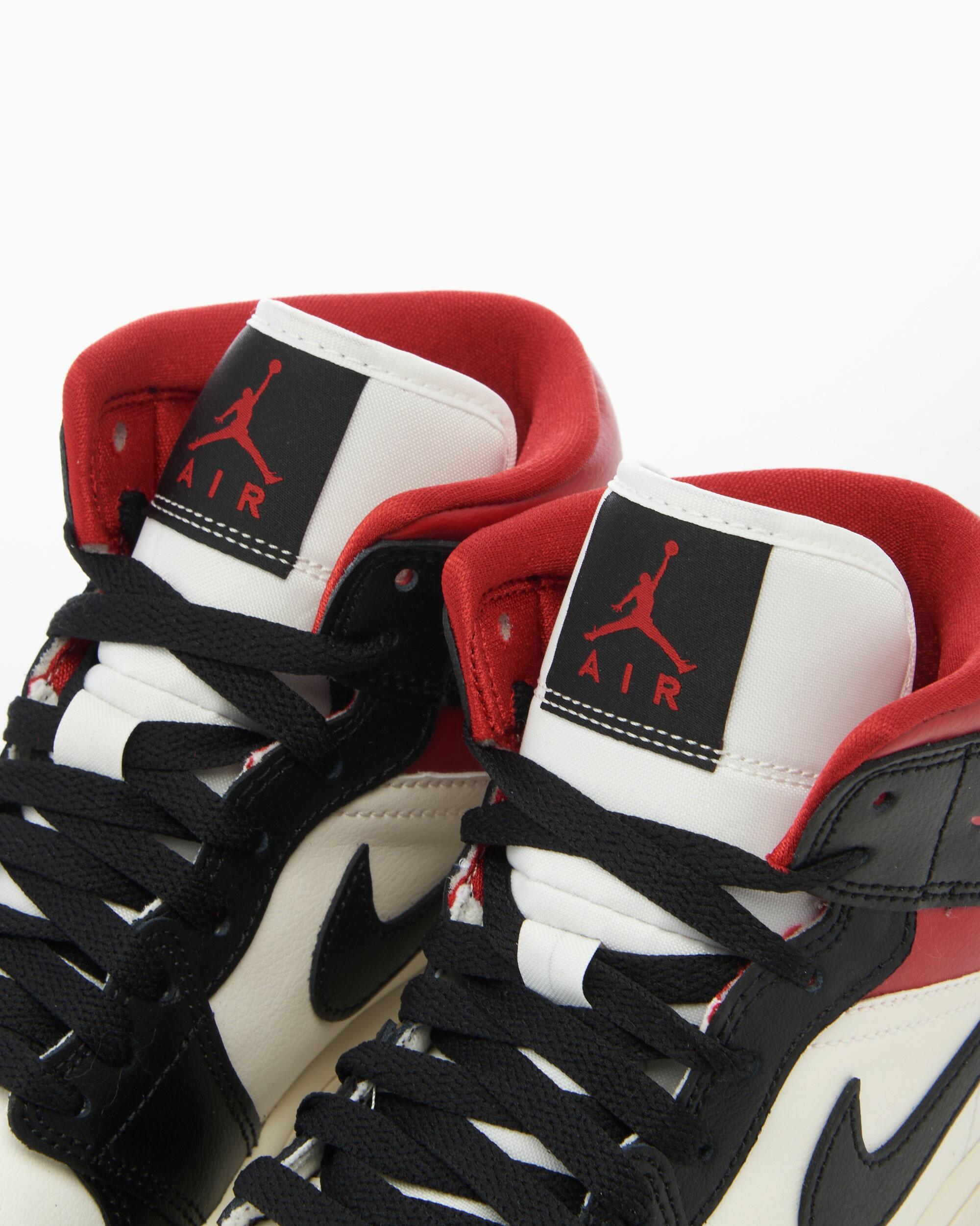 Schoenen  1 Mid Black Gym Red 6/7