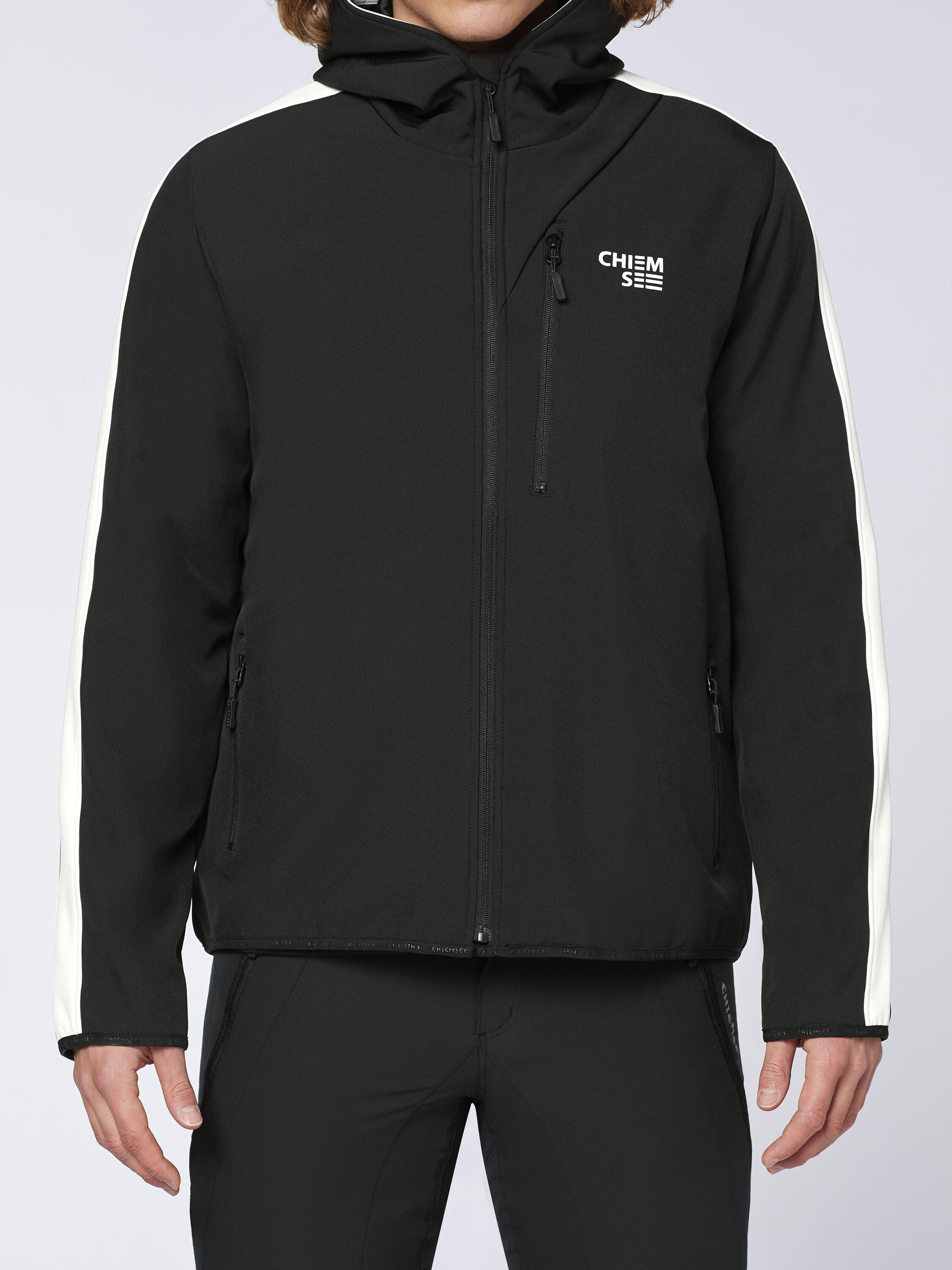 Softshell-Jacke mit Blockstreifen und Retro-Patch 7/7