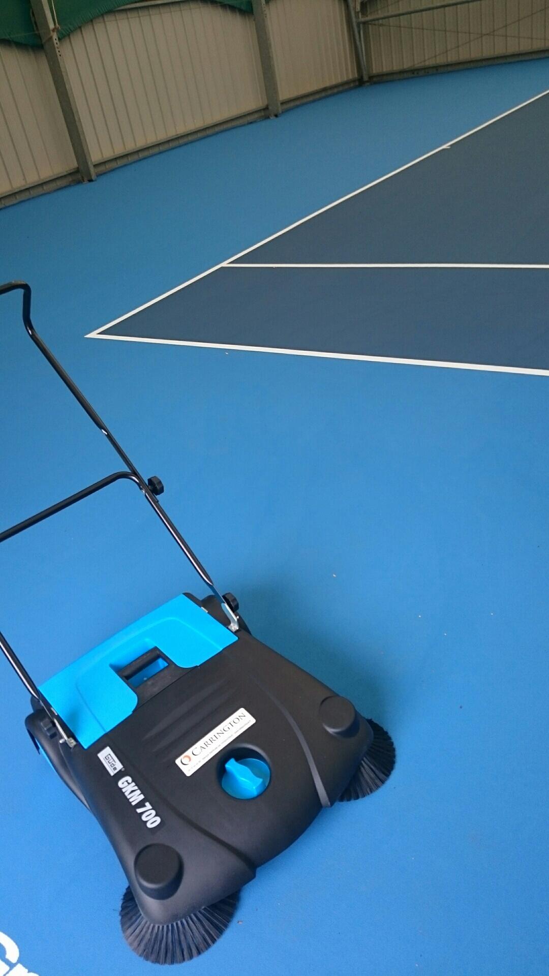 Kehrmaschine - Breite: 700 mm - Perfekt für die Pflege Ihrer Tennisplätze. 5/5