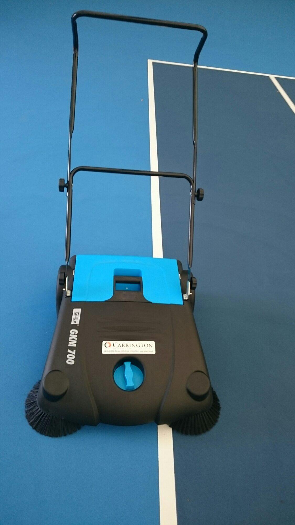 Kehrmaschine - Breite: 700 mm - Perfekt für die Pflege Ihrer Tennisplätze. 3/5