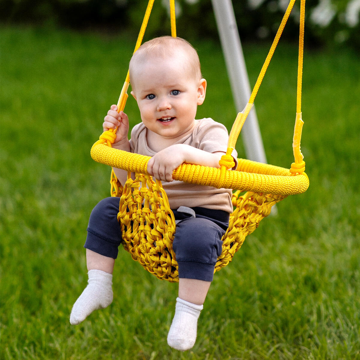 Babyschaukelsitz Kinderschaukel gelb geflochten 42cm 2/4