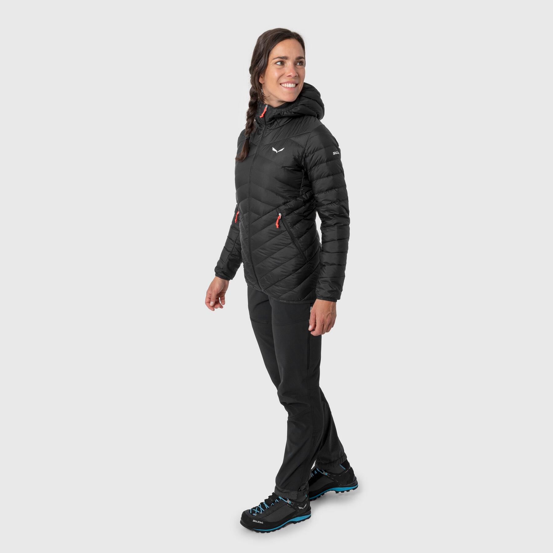 Salewa Daunenjacke für Damen sehr leicht mit Kapuze 4/5