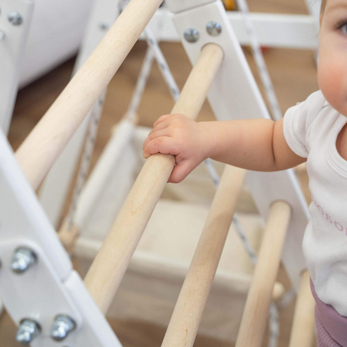 Klettergerüst KidsMaxx Indoor Holz, inkl. Schaukel und Sprossenleiter 6/7